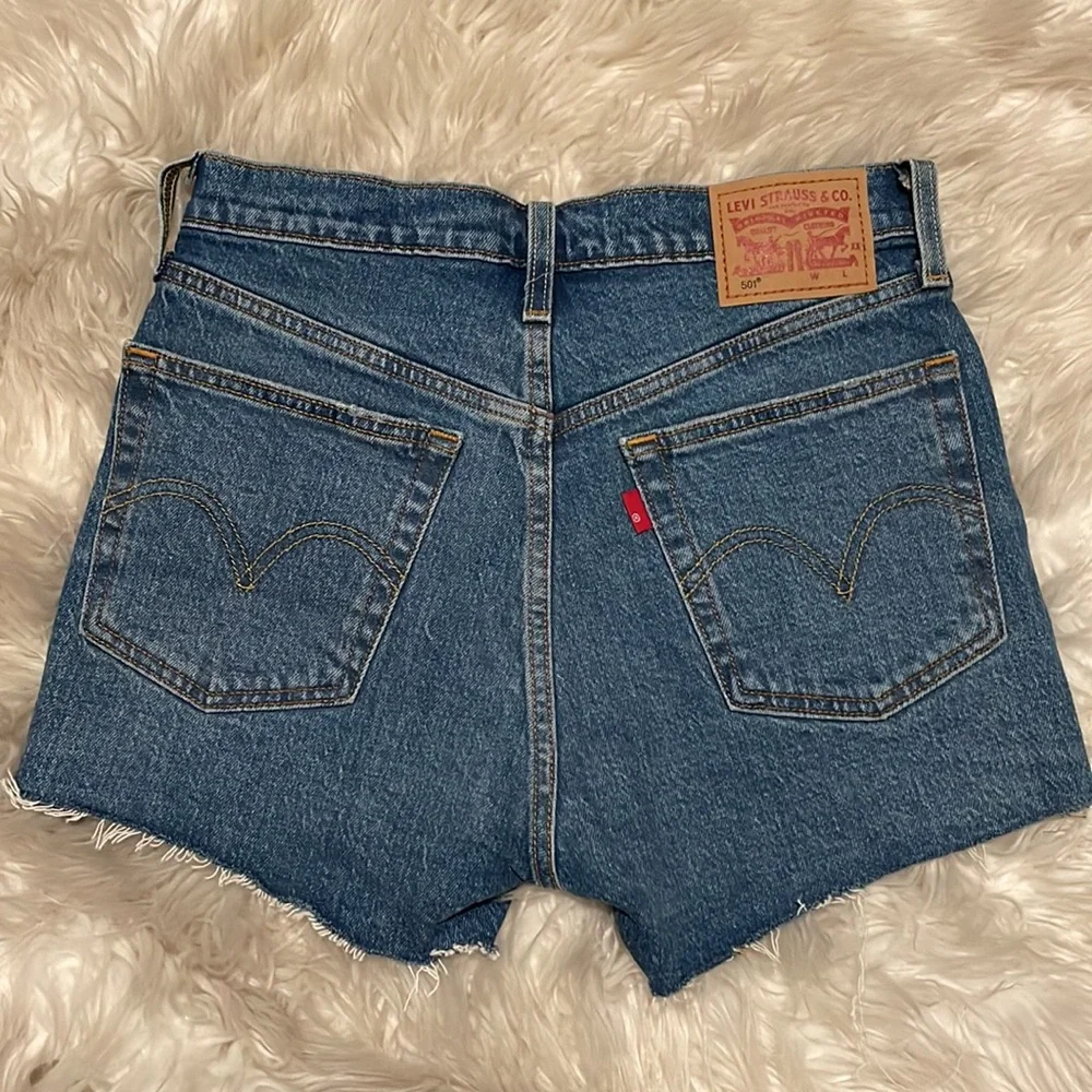 Levi’s 501 Stretch Short-PERFECT CONDITION - Picture 3 of 4